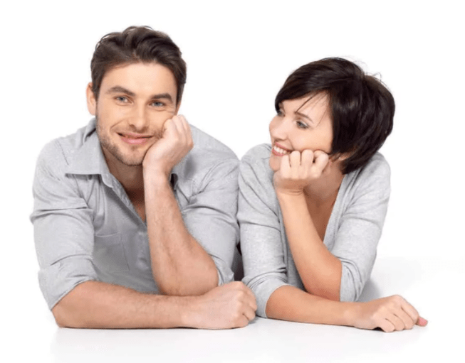 Lelaki dan wanita yang berpuas hati setelah menjalani rawatan prostatitis dengan kapsul Prostamin